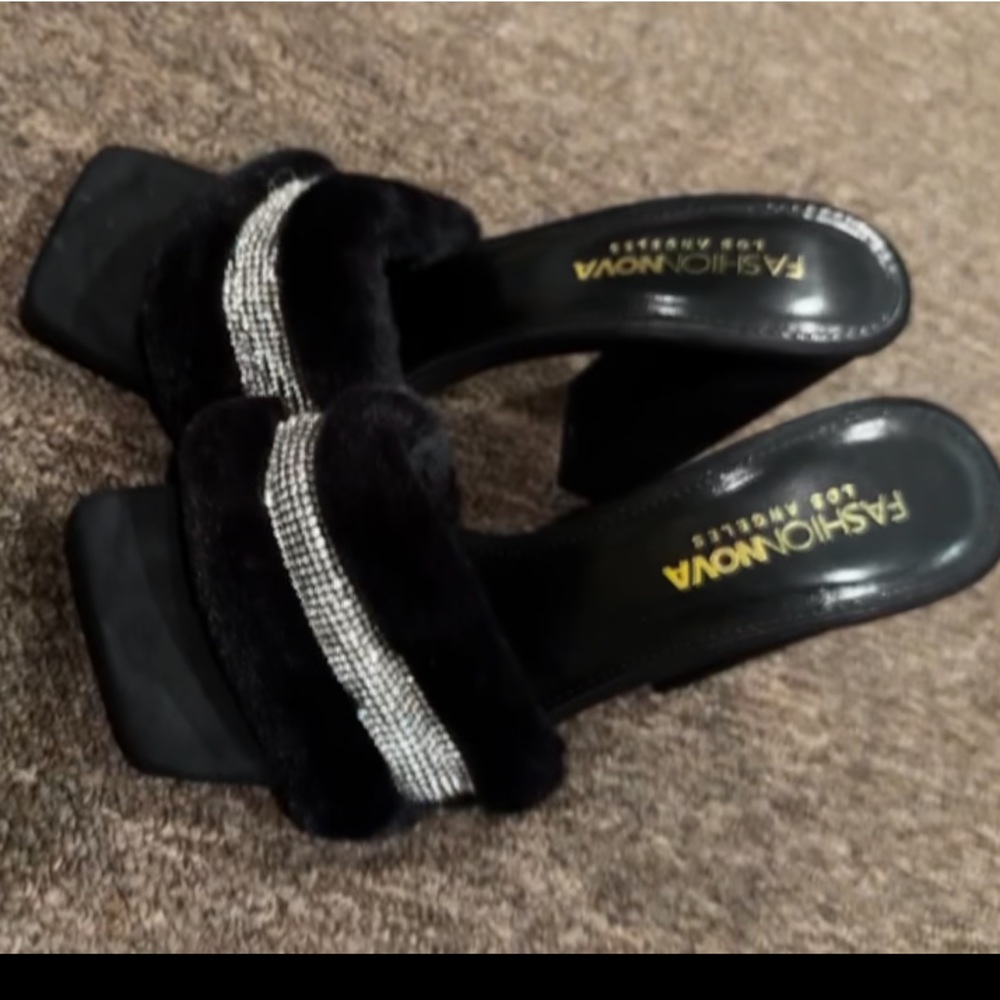 Fashion Nova Black block heels furry soft rhinestone sexy Sz 6 EUC